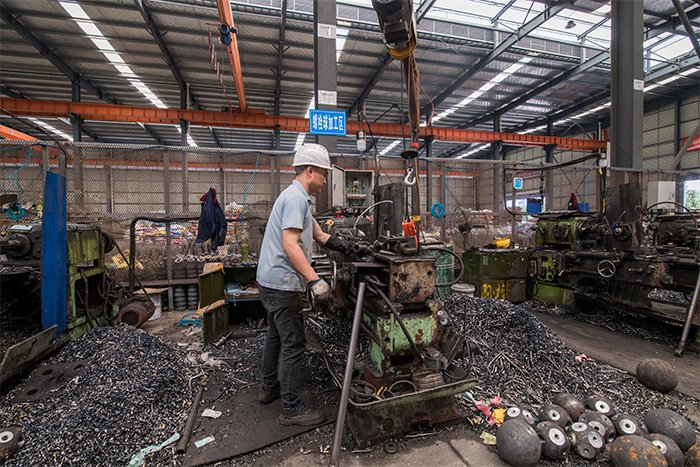 重慶網架配件-螺栓球加工車間